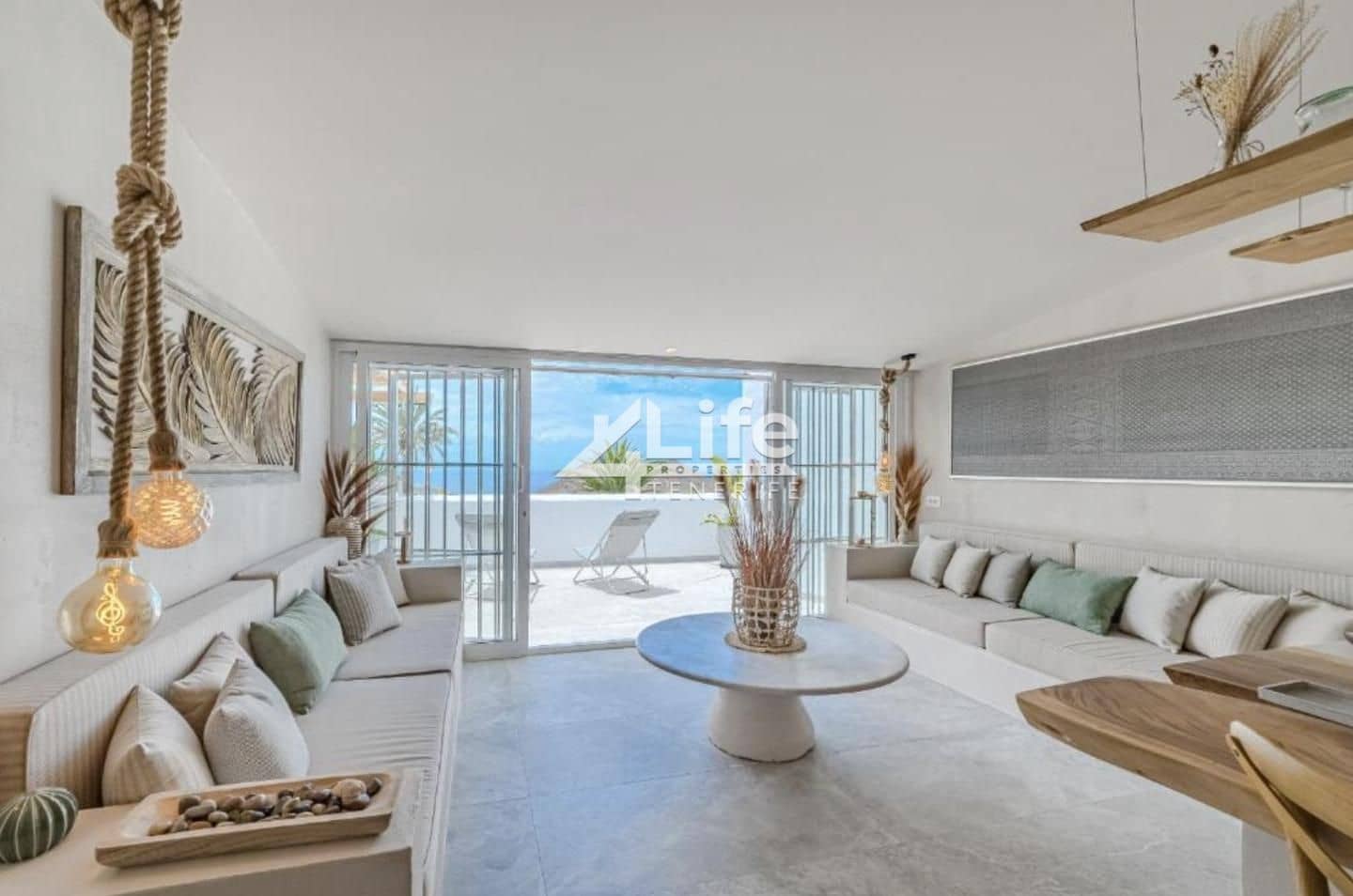 5 bedroom Villa for sale in Chayofa with pool garage - € 1,470,000 (Ref: 9805559)