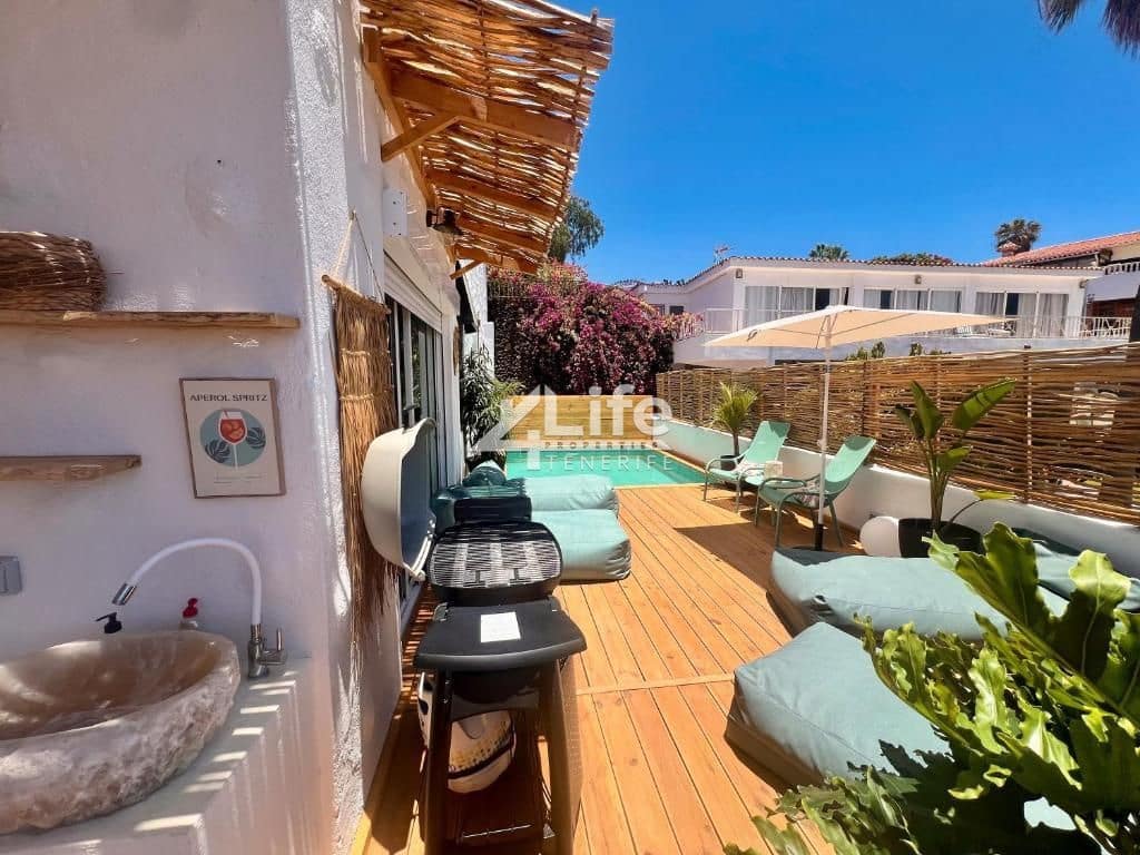 5 bedroom Villa for sale in Chayofa with pool garage - € 1,470,000 (Ref: 9805559)