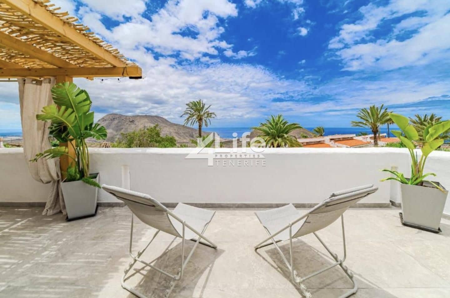 5 bedroom Villa for sale in Chayofa with pool garage - € 1,470,000 (Ref: 9805559)