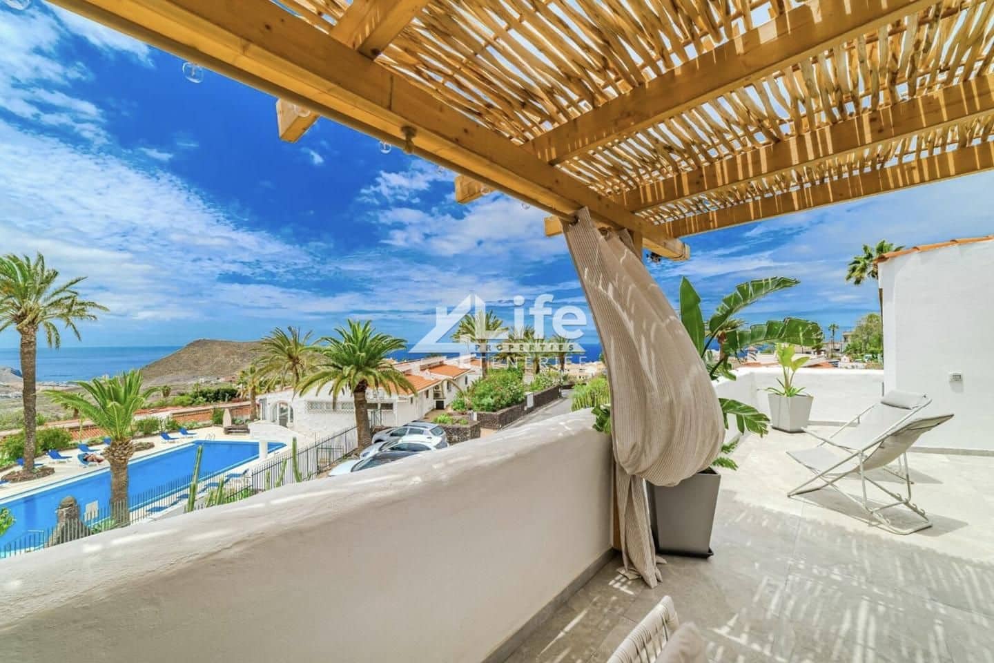 5 bedroom Villa for sale in Chayofa with pool garage - € 1,470,000 (Ref: 9805559)