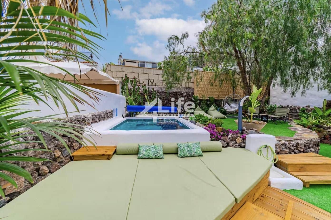 5 bedroom Villa for sale in Chayofa with pool garage - € 1,470,000 (Ref: 9805559)