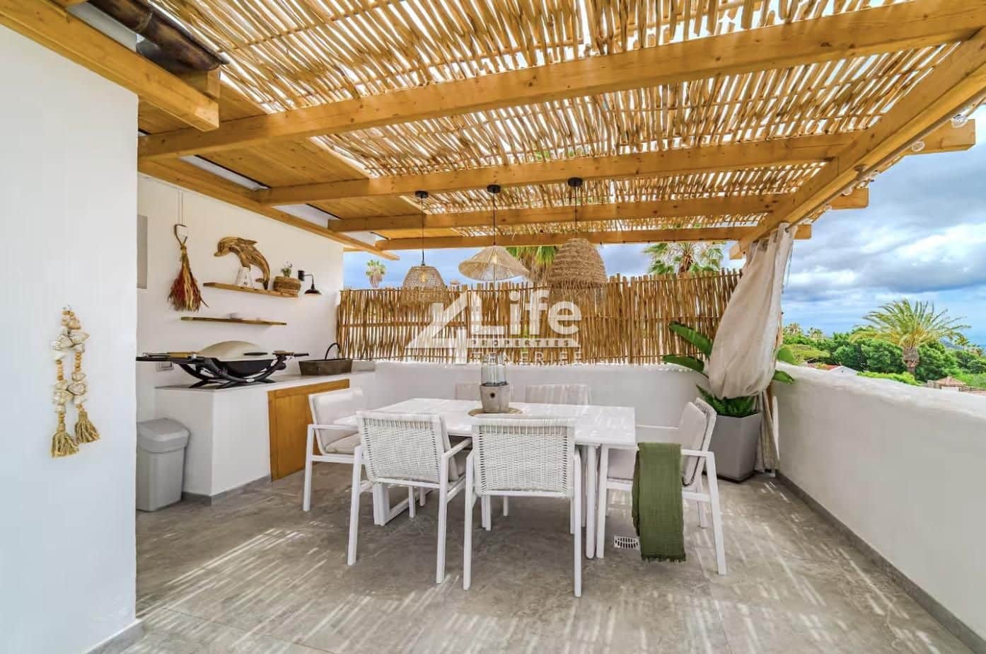 5 bedroom Villa for sale in Chayofa with pool garage - € 1,470,000 (Ref: 9805559)