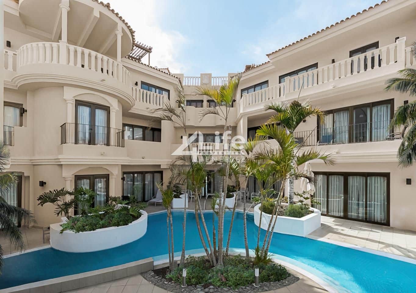 1 bedroom Flat for sale in Los Cristianos with pool garage - € 342,947 (Ref: 9805672)