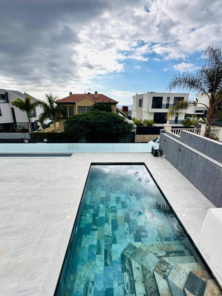 3 slaapkamer Villa te koop in Costa Adeje met zwembad garage - € 1.800.000 (Ref: 9805673)