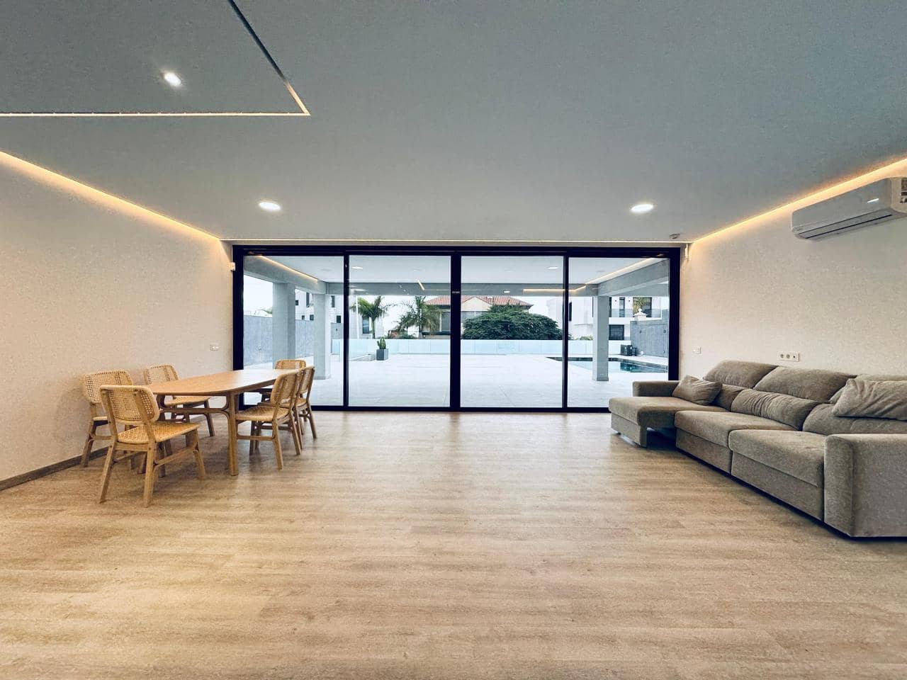 3 slaapkamer Villa te koop in Costa Adeje met zwembad garage - € 1.800.000 (Ref: 9805673)