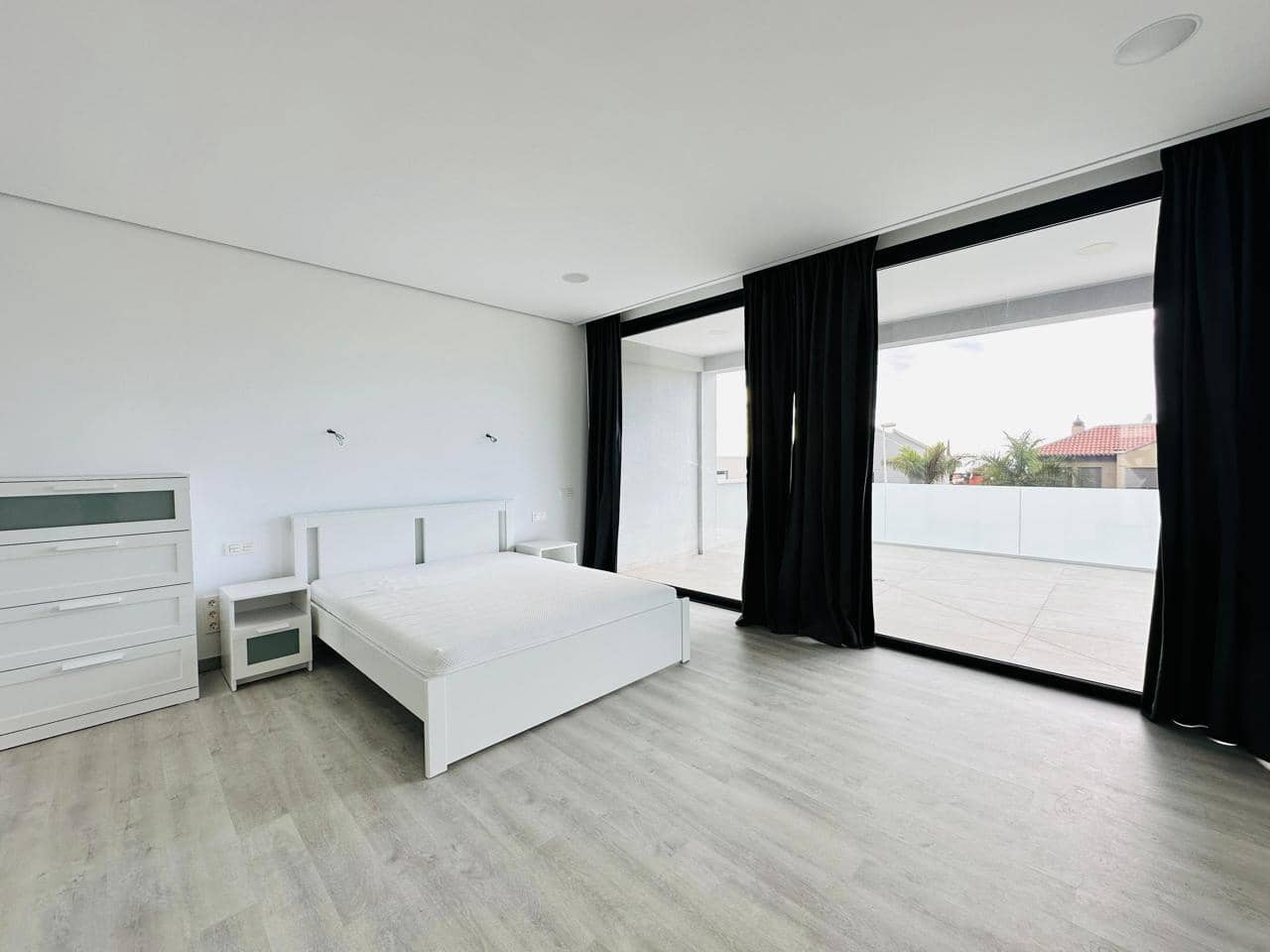 3 slaapkamer Villa te koop in Costa Adeje met zwembad garage - € 1.800.000 (Ref: 9805673)