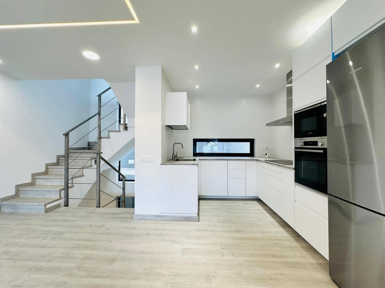 3 slaapkamer Villa te koop in Costa Adeje met zwembad garage - € 1.800.000 (Ref: 9805673)