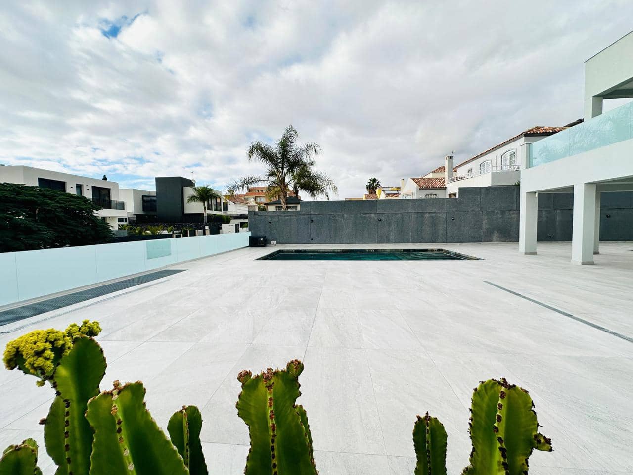 3 slaapkamer Villa te koop in Costa Adeje met zwembad garage - € 1.800.000 (Ref: 9805673)