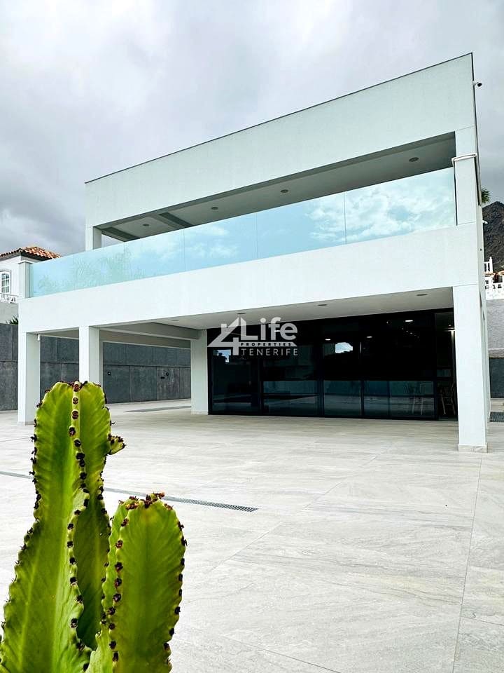 3 bedroom Villa for sale in Costa Adeje with pool garage - € 1,800,000 (Ref: 9805673)
