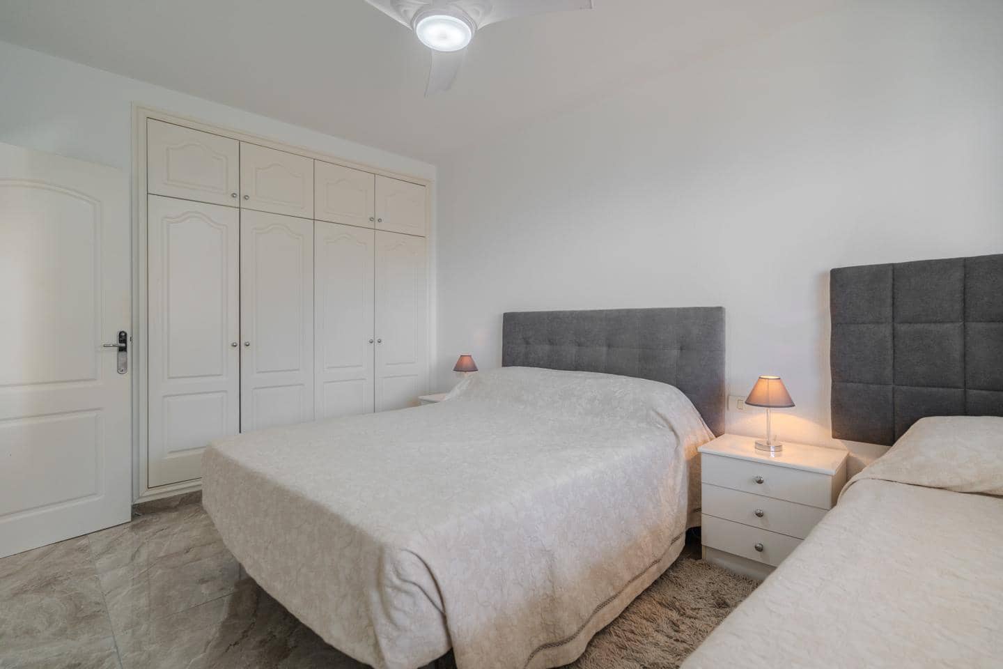 2 sypialnia Mieszkanie na sprzedaż w Roque del Conde z basenem garażem - 330 000 € (Ref: 9807145)