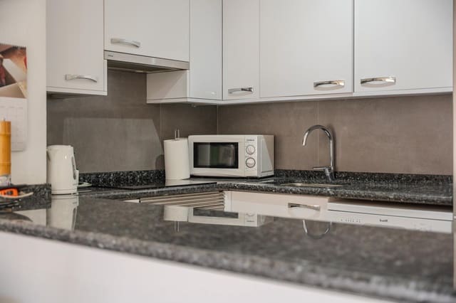 2 sypialnia Mieszkanie na sprzedaż w Roque del Conde, Adeje z basenem garażem - 330 000 € (Ref: 9807145)