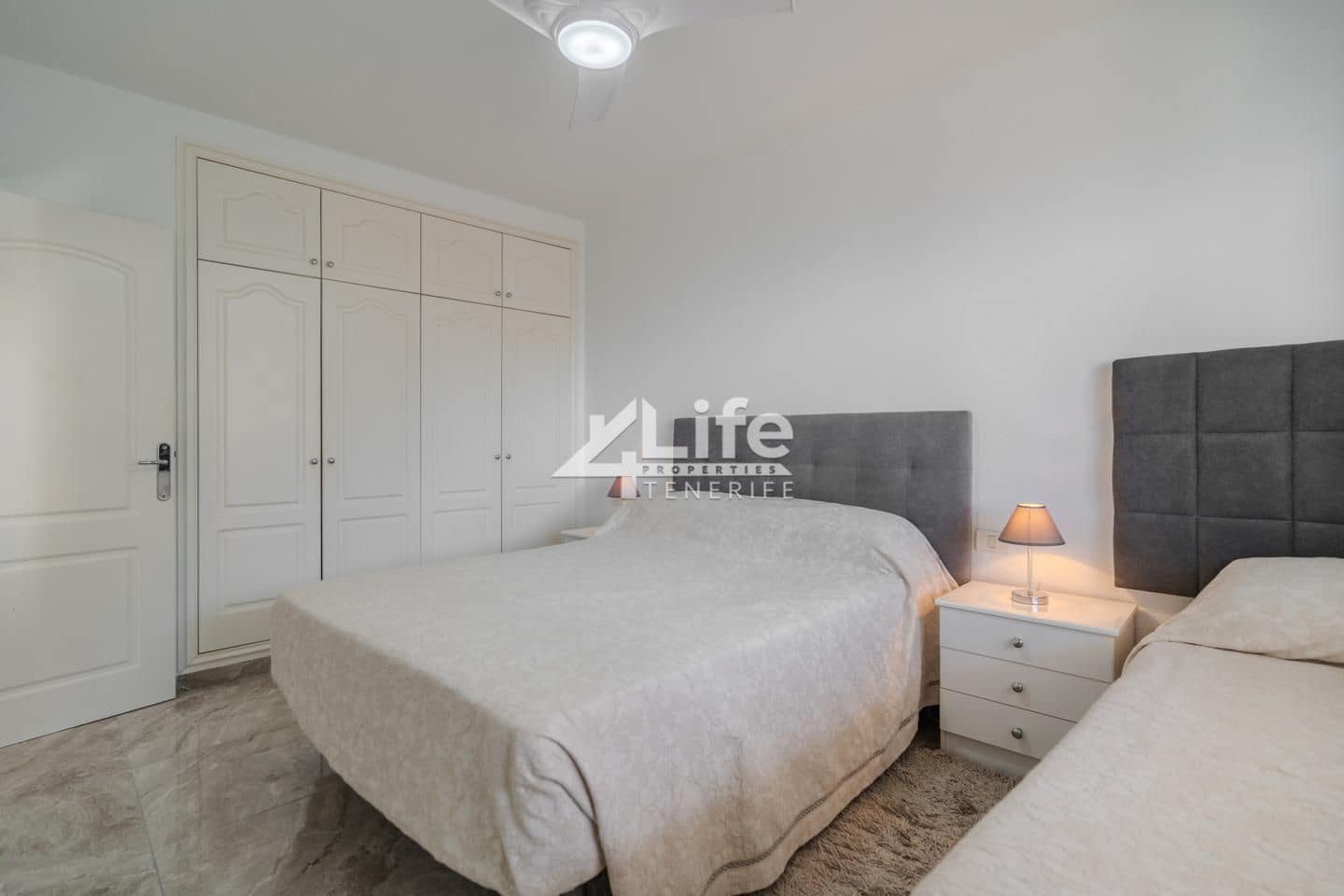 2 bedroom Flat for sale in Roque del Conde with pool garage - € 330,000 (Ref: 9807145)
