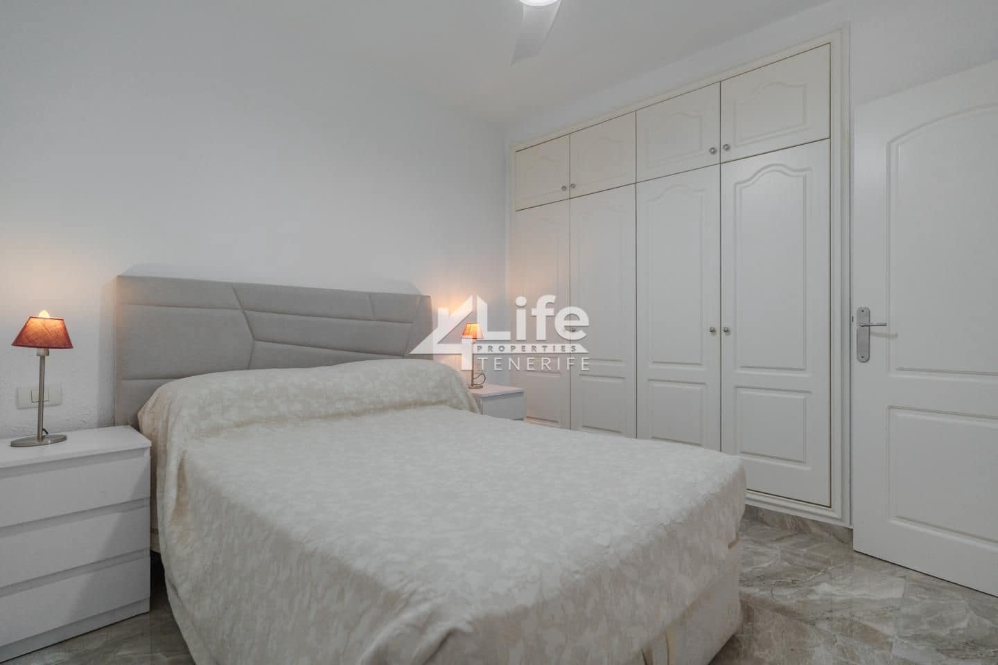 2 bedroom Flat for sale in Roque del Conde with pool garage - € 330,000 (Ref: 9807145)