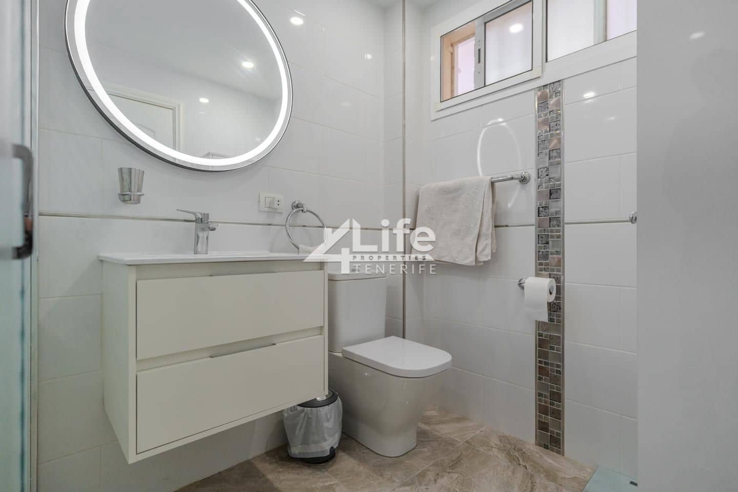 2 bedroom Flat for sale in Roque del Conde with pool garage - € 330,000 (Ref: 9807145)