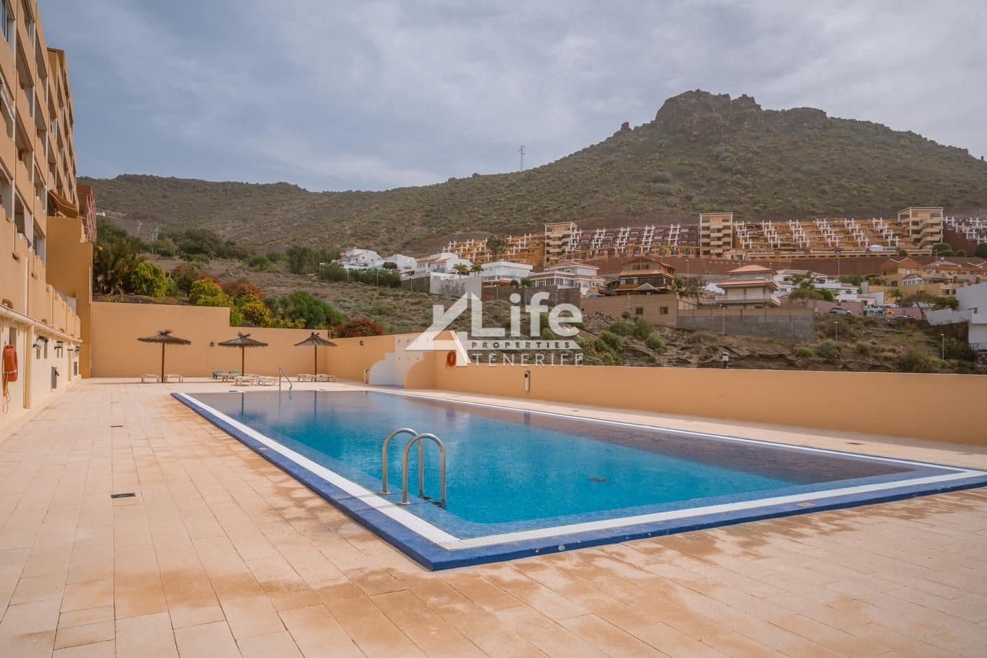2 bedroom Flat for sale in Roque del Conde with pool garage - € 330,000 (Ref: 9807145)