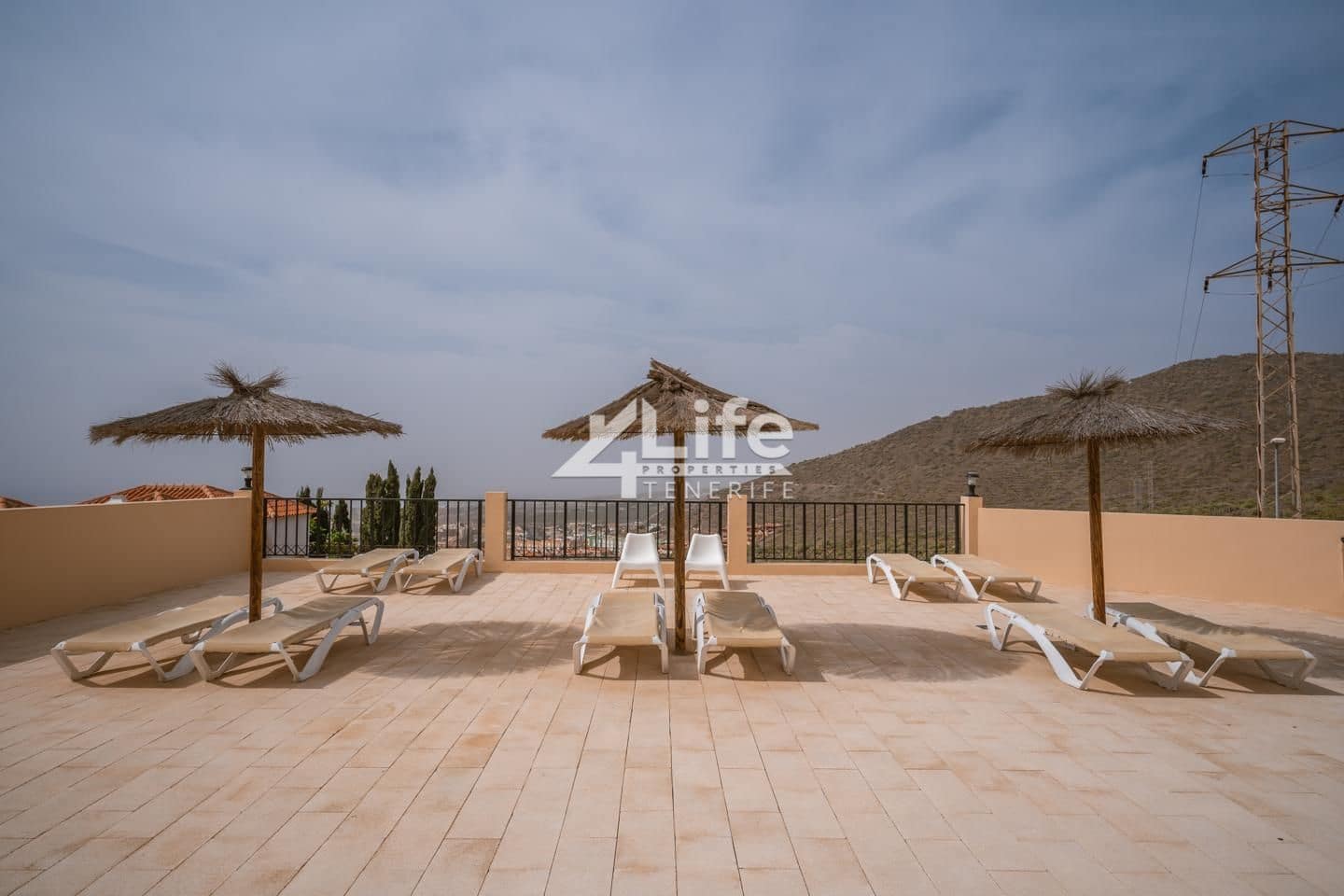 2 bedroom Flat for sale in Roque del Conde with pool garage - € 330,000 (Ref: 9807145)
