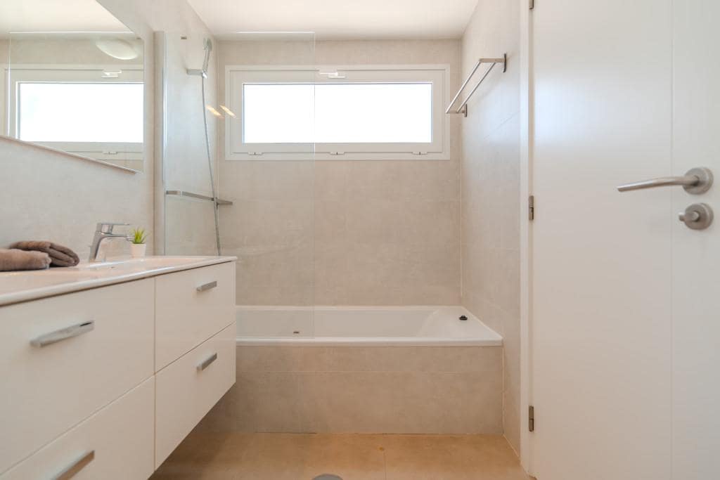 Chalet de 3 habitaciones en Playa Paraiso en venta con piscina garaje - 1.075.000 € (Ref: 9807146)