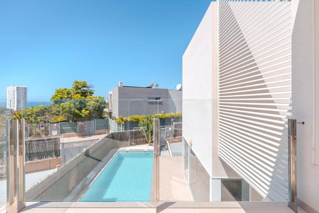 Chalet de 3 habitaciones en Playa Paraiso en venta con piscina garaje - 1.075.000 € (Ref: 9807146)