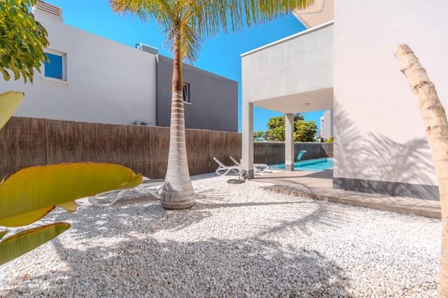 Chalet de 3 habitaciones en Playa Paraiso, Adeje en venta con piscina garaje - 1.075.000 € (Ref: 9807146)