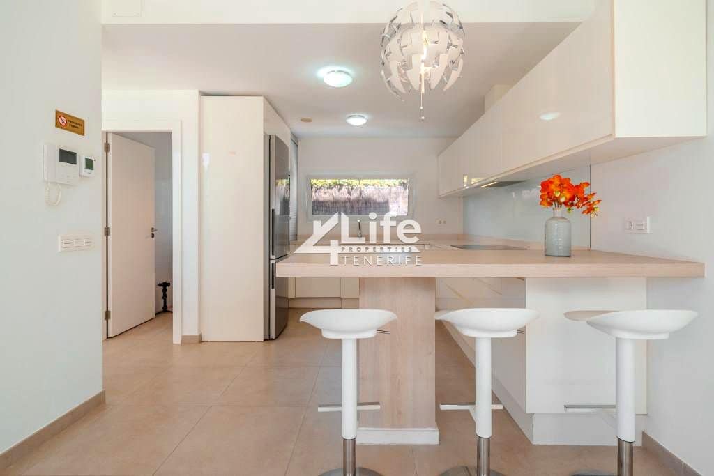 3 bedroom Villa for sale in Playa Paraiso with pool garage - € 1,075,000 (Ref: 9807146)