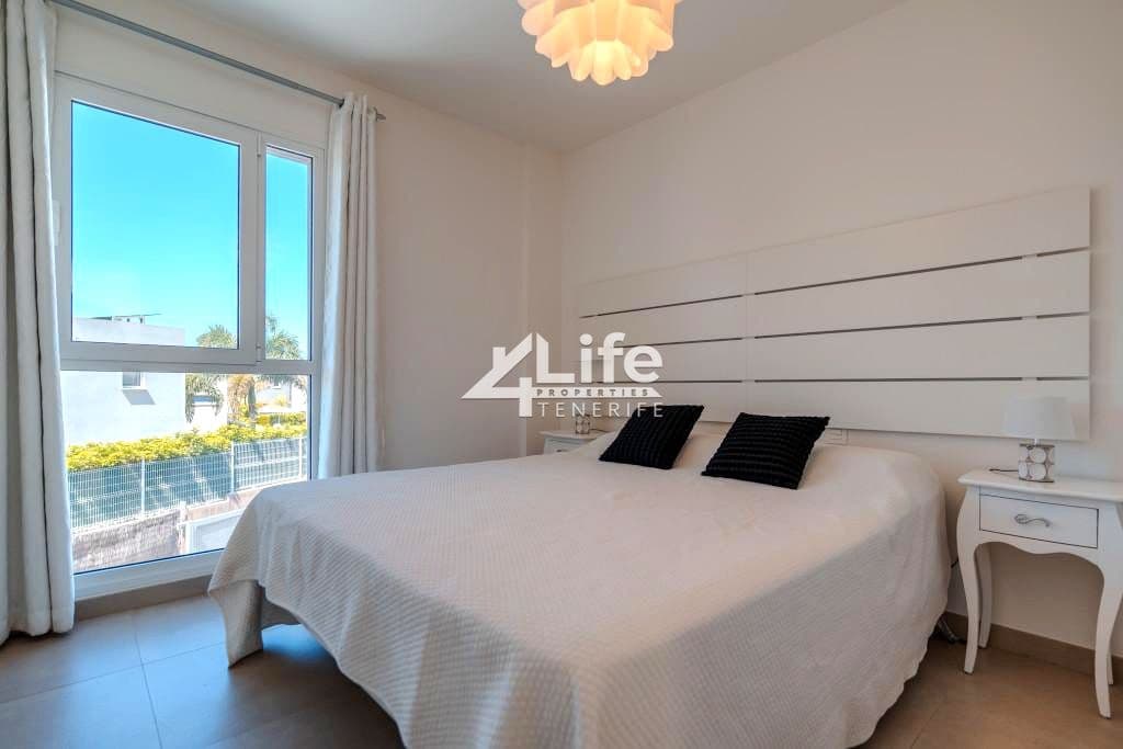 3 bedroom Villa for sale in Playa Paraiso with pool garage - € 1,075,000 (Ref: 9807146)