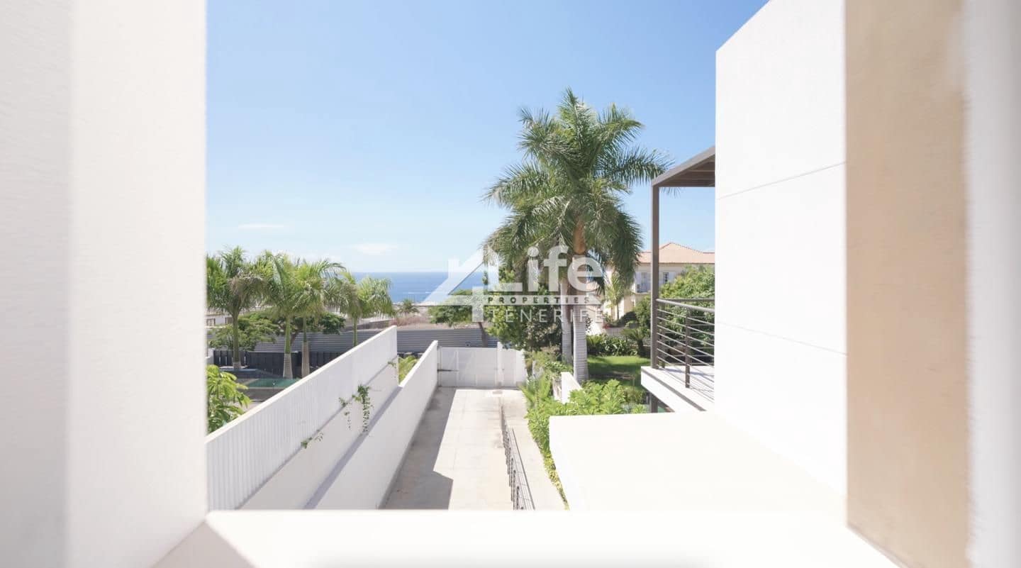4 chambre Villa/Maison à vendre à Costa Adeje avec piscine garage - 2 625 000 € (Ref: 9813770)
