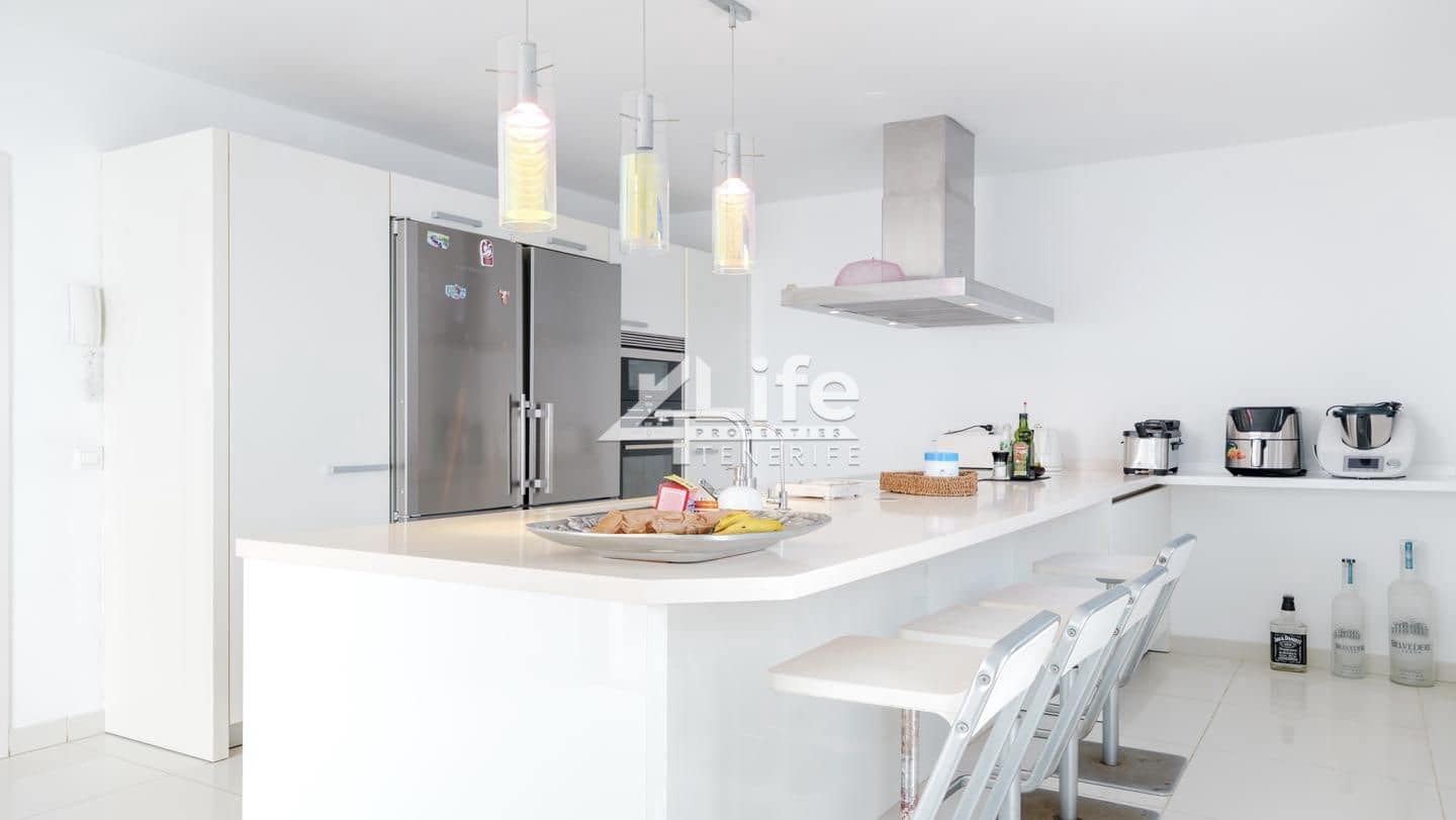 4 chambre Villa/Maison à vendre à Costa Adeje avec piscine garage - 2 625 000 € (Ref: 9813770)