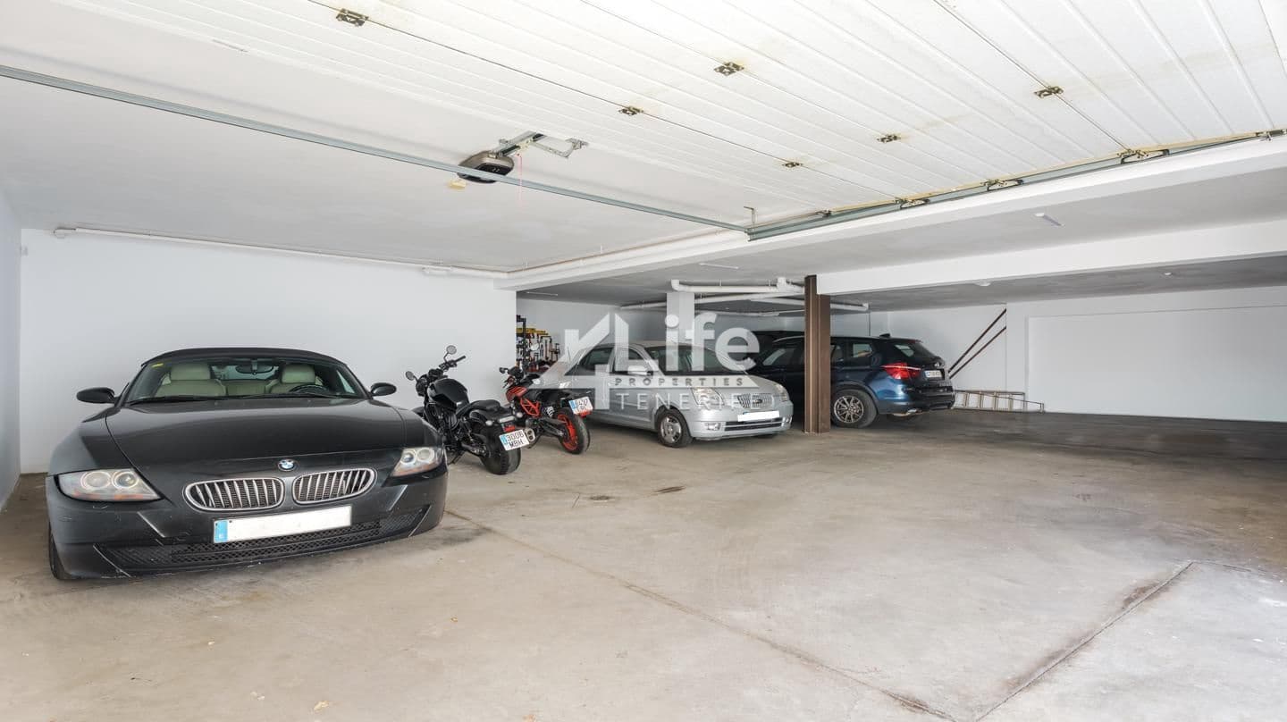4 chambre Villa/Maison à vendre à Costa Adeje avec piscine garage - 2 625 000 € (Ref: 9813770)