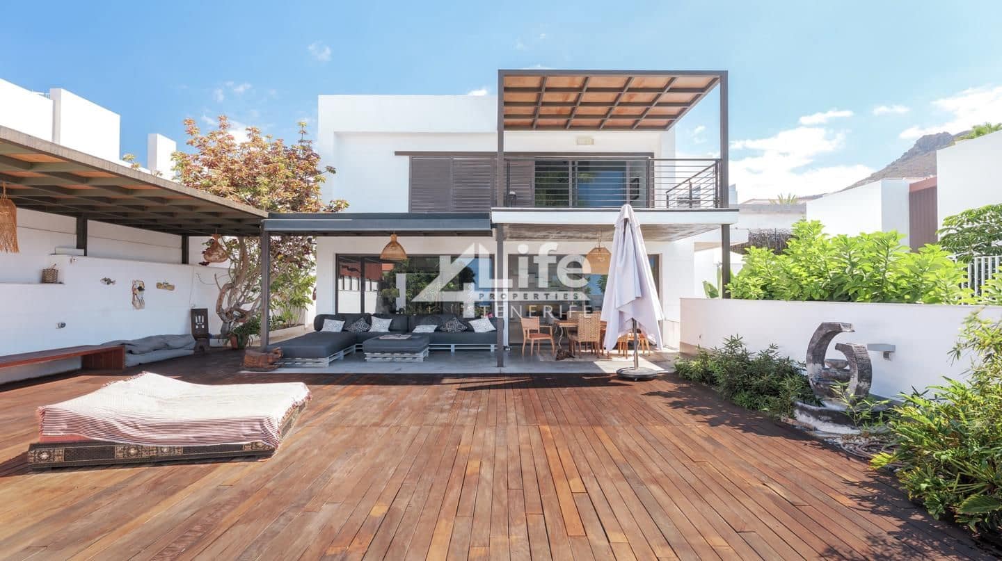 4 chambre Villa/Maison à vendre à Costa Adeje avec piscine garage - 2 625 000 € (Ref: 9813770)