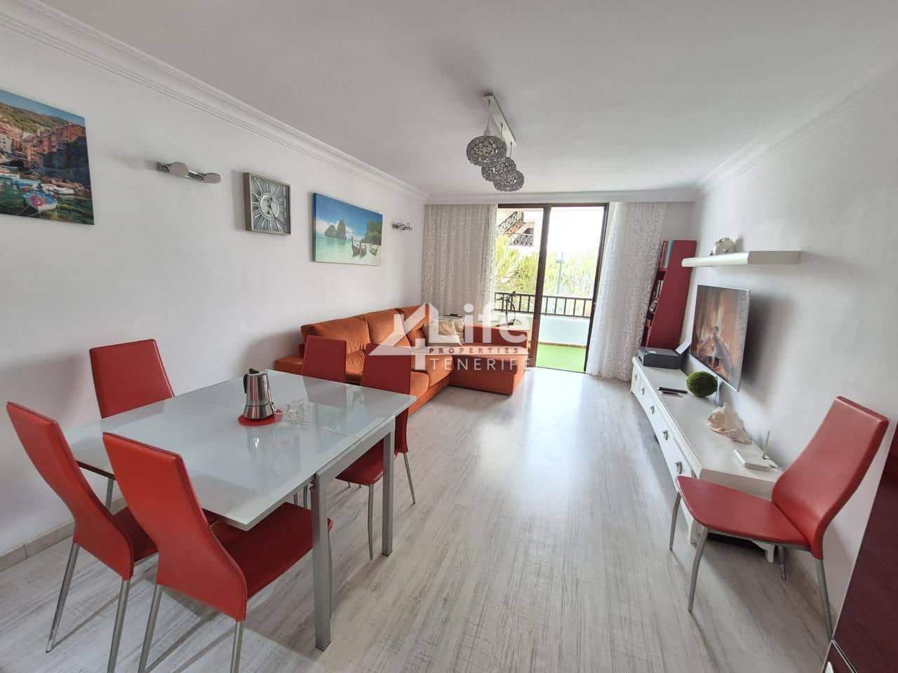 2 bedroom Flat for sale in Playa de las Americas - € 630,000 (Ref: 9819327)