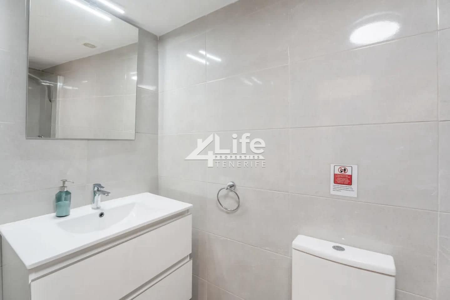 1 bedroom Flat for sale in San Eugenio with pool - € 320,000 (Ref: 9819328)