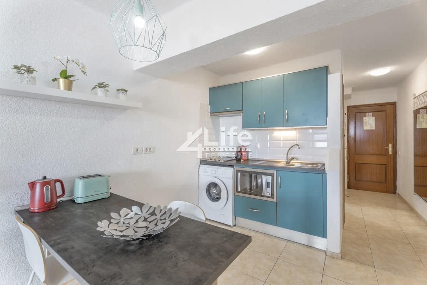 1 bedroom Flat for sale in San Eugenio with pool - € 320,000 (Ref: 9819328)
