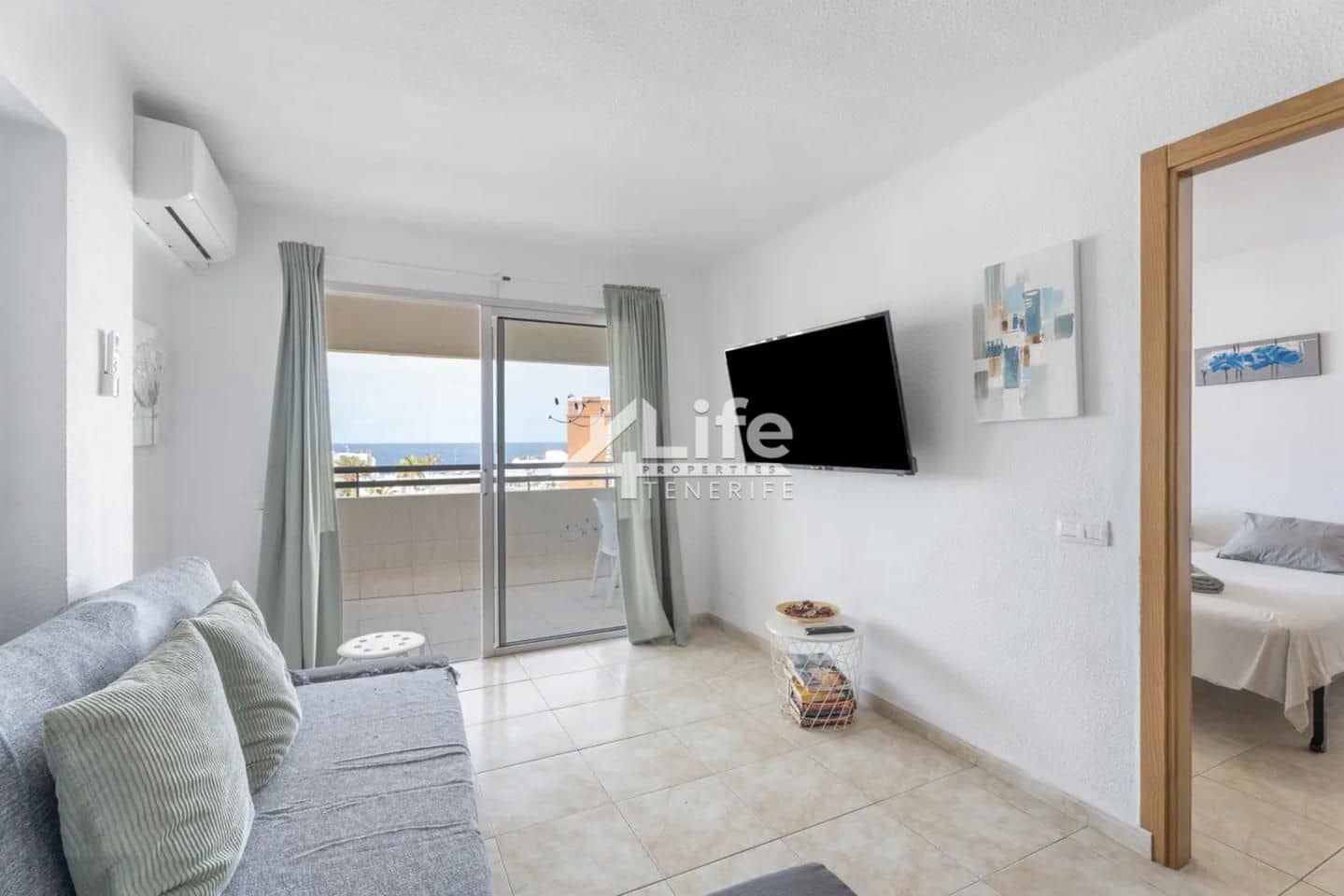 1 bedroom Flat for sale in San Eugenio with pool - € 320,000 (Ref: 9819328)