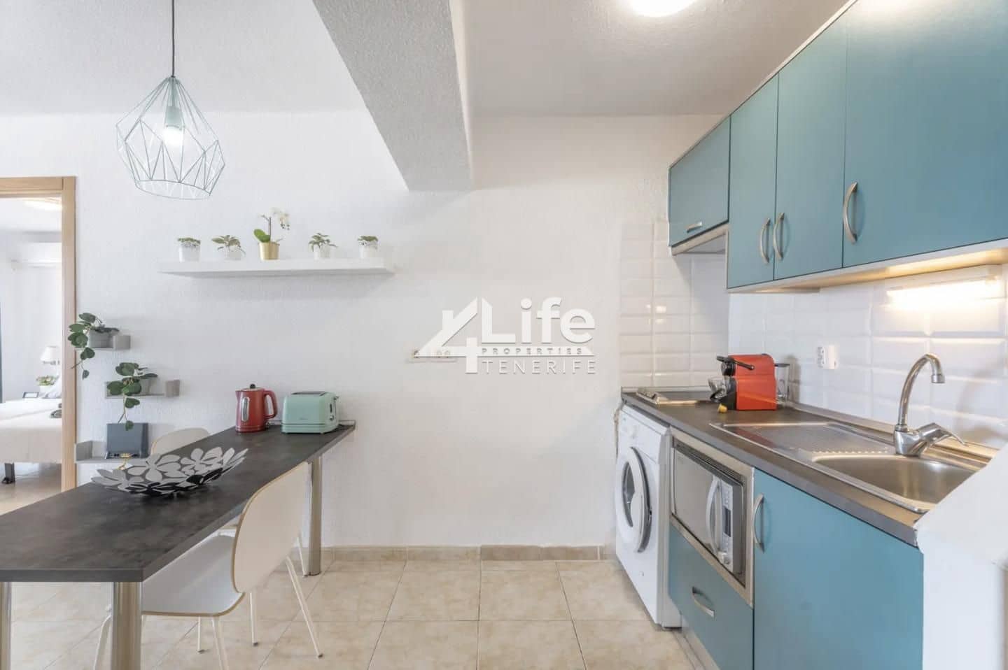 1 bedroom Flat for sale in San Eugenio with pool - € 320,000 (Ref: 9819328)