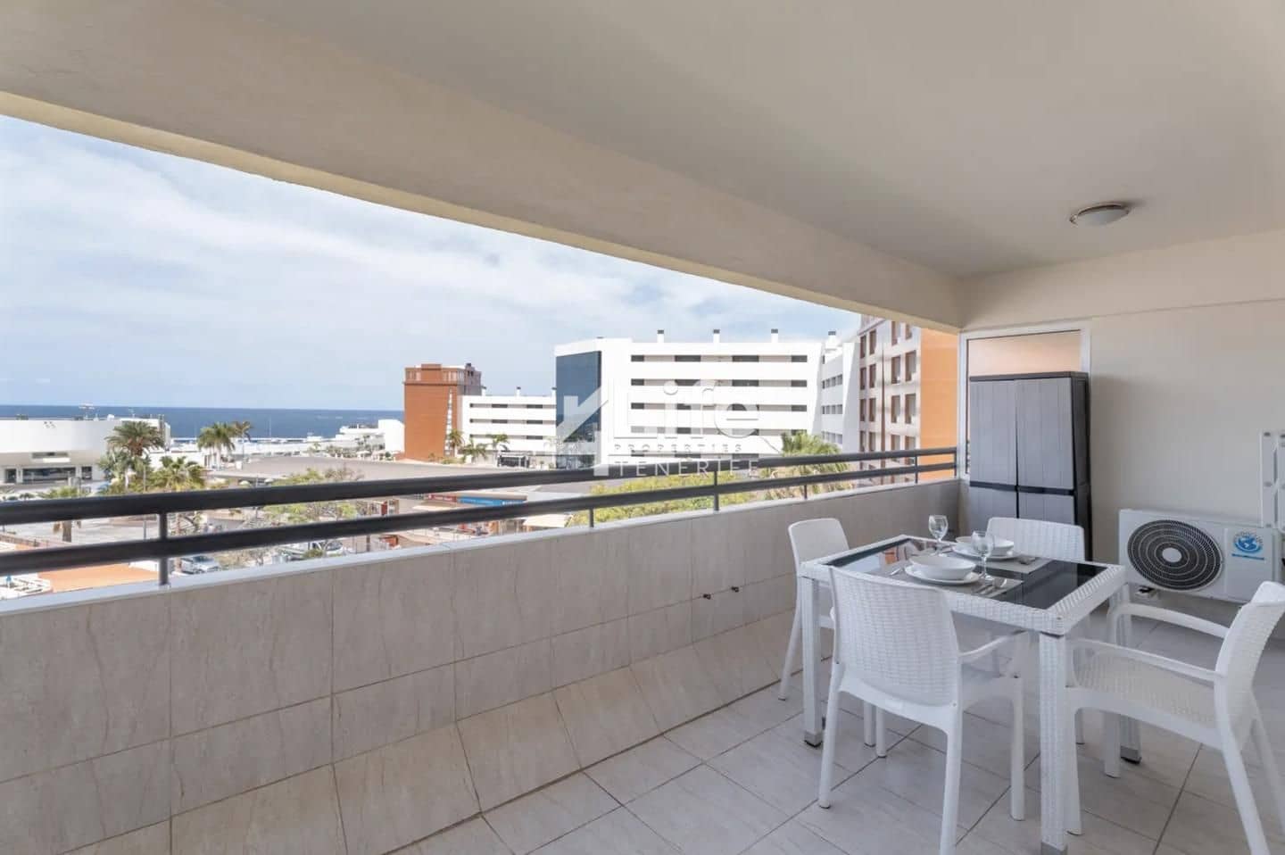 1 bedroom Flat for sale in San Eugenio with pool - € 320,000 (Ref: 9819328)