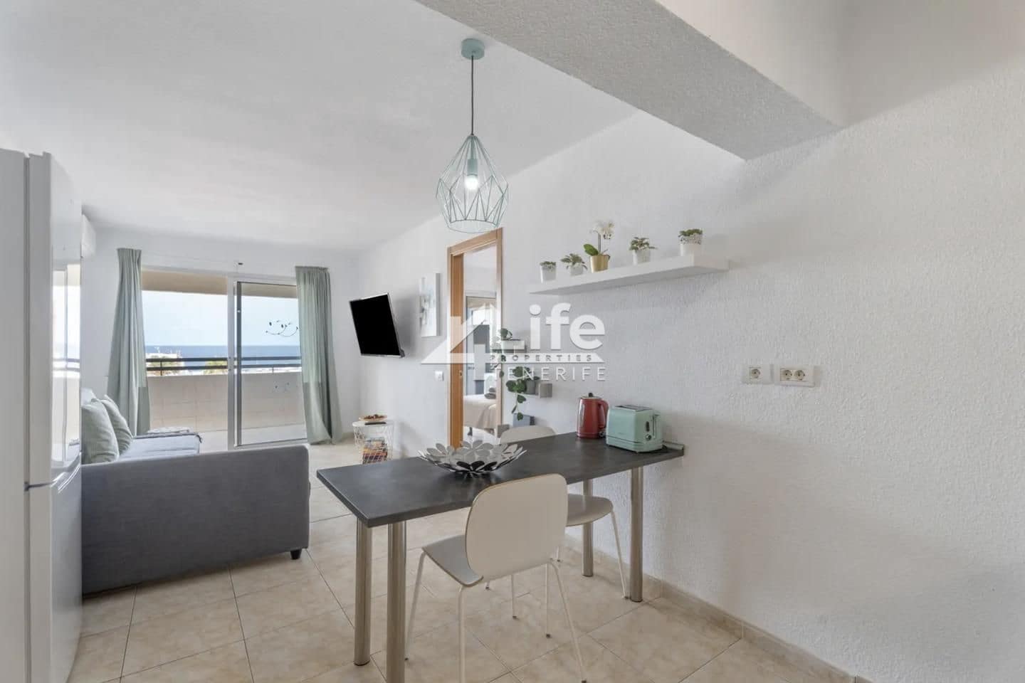 1 bedroom Flat for sale in San Eugenio with pool - € 320,000 (Ref: 9819328)