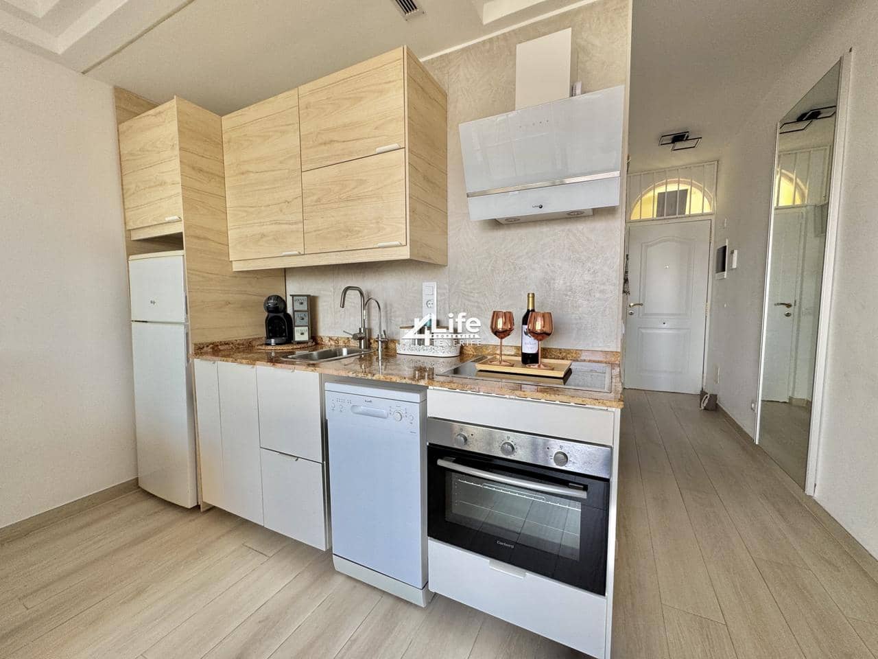 1 bedroom Flat for sale in Costa Adeje with pool - € 330,000 (Ref: 9821985)