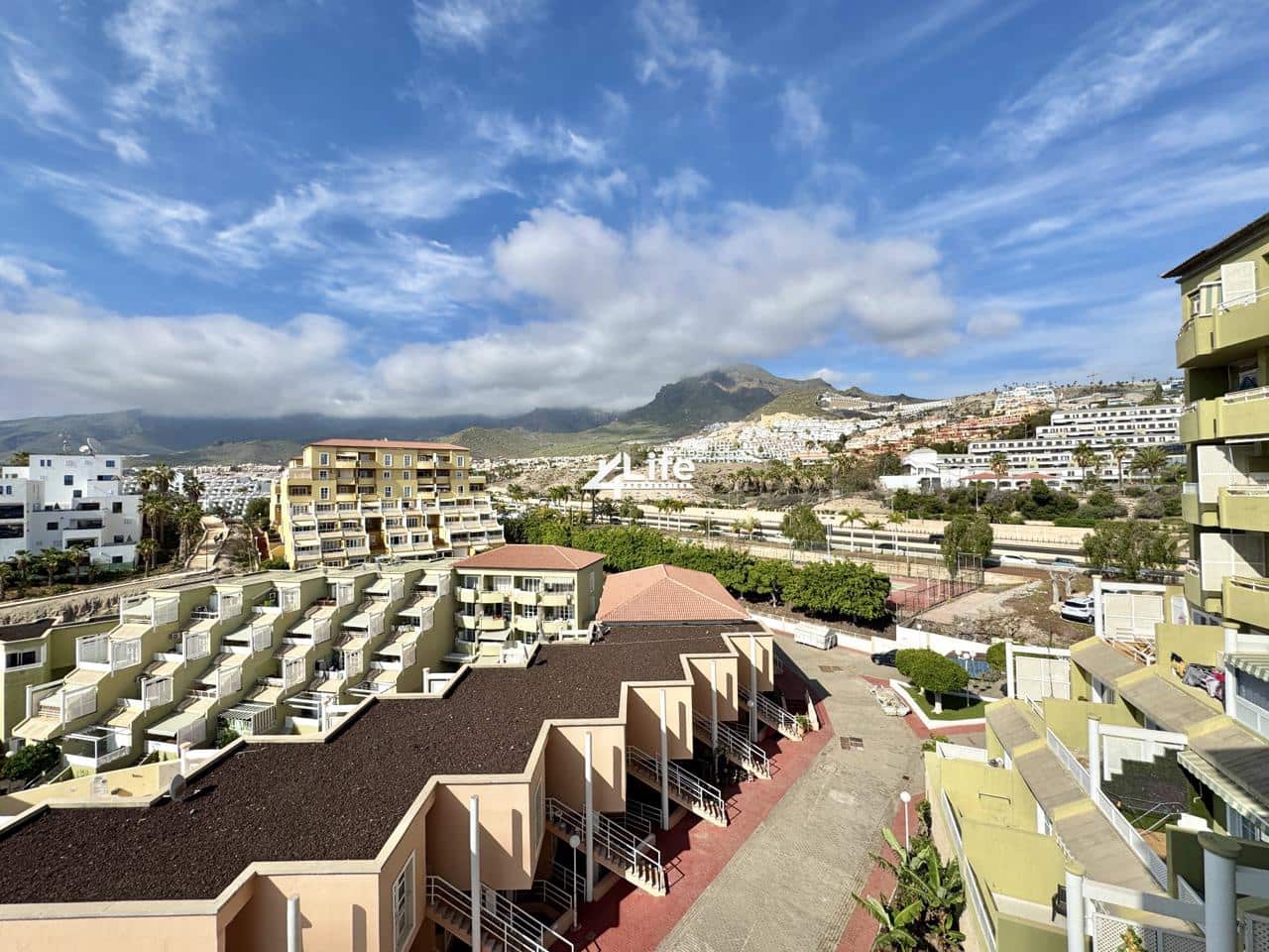 1 bedroom Flat for sale in Costa Adeje with pool - € 330,000 (Ref: 9821985)