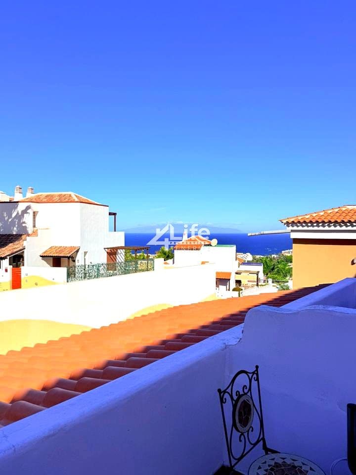 1 bedroom Flat for sale in Costa Adeje - € 240,000 (Ref: 9824204)