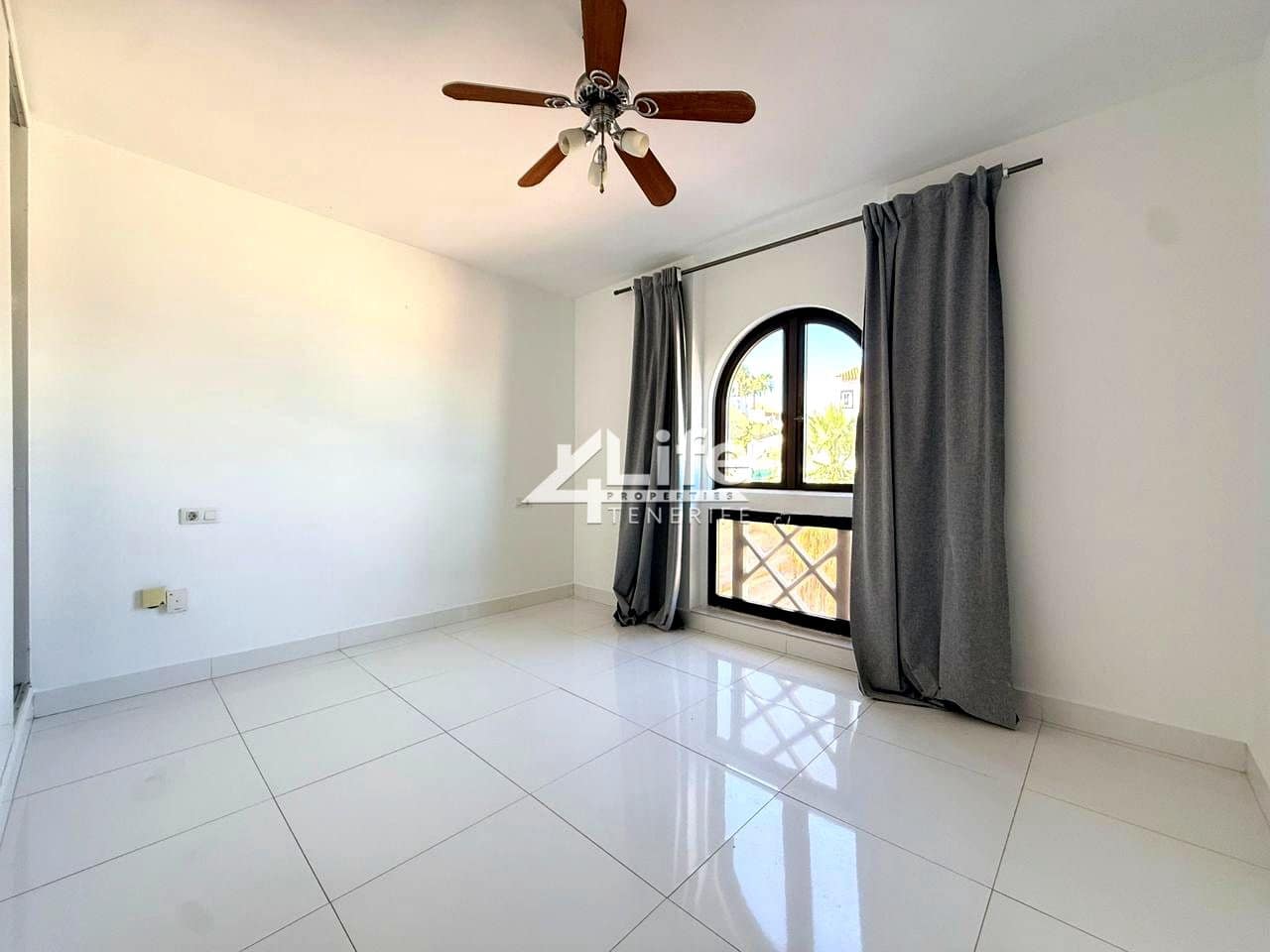 1 bedroom Flat for sale in Costa Adeje - € 240,000 (Ref: 9824204)