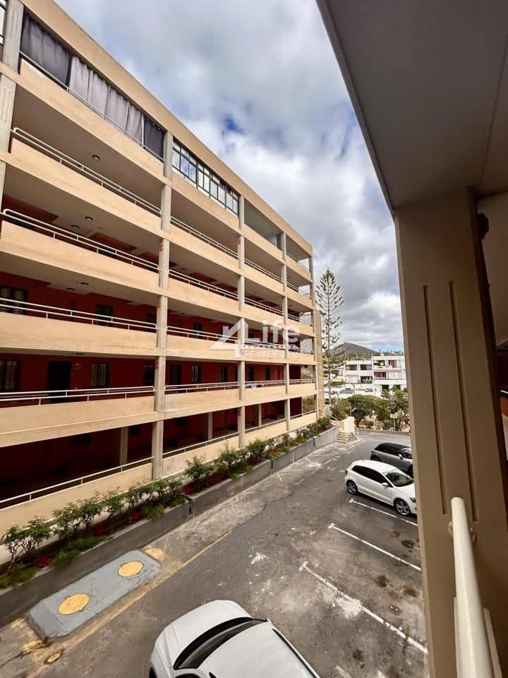 2 bedroom Flat for sale in Arona with pool - € 410,000 (Ref: 9854612)