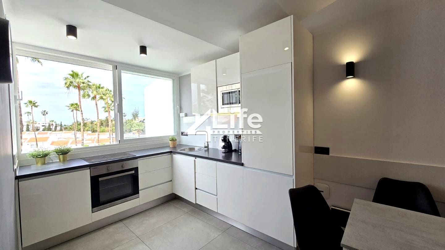 Piso de 3 habitaciones en Costa Adeje en venta - 525.000 € (Ref: 9854613)