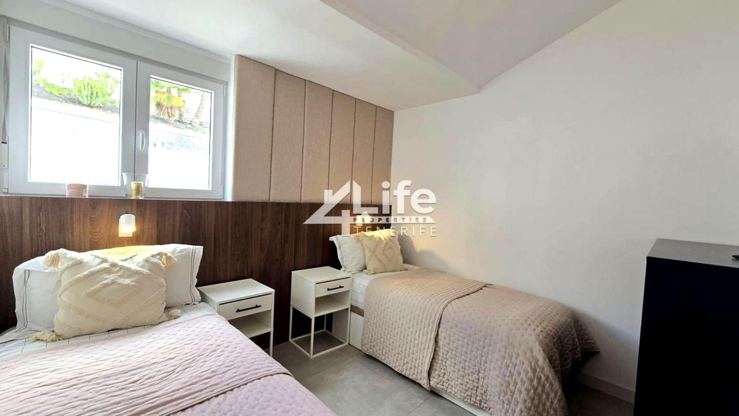Piso de 3 habitaciones en Costa Adeje en venta - 525.000 € (Ref: 9854613)
