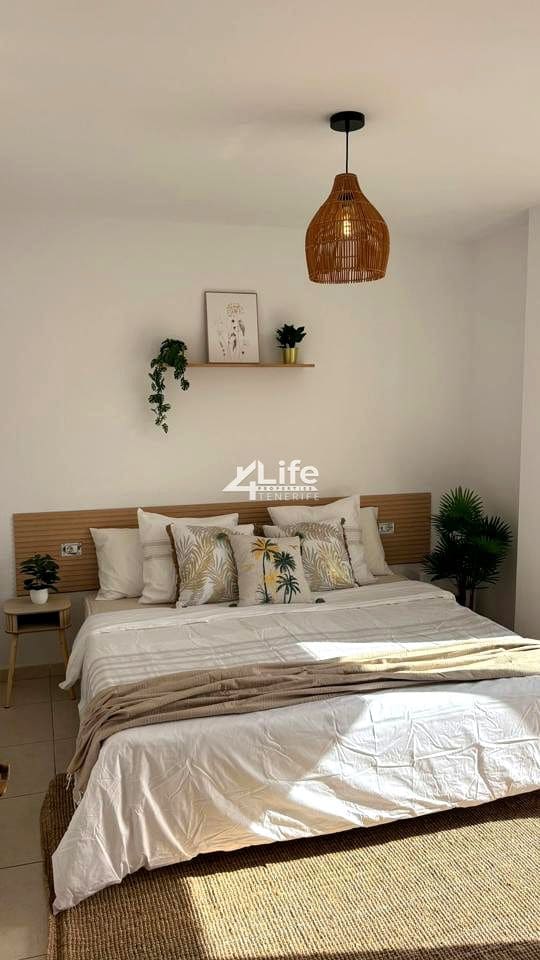 2 bedroom Flat for sale in Los Abrigos - € 239,000 (Ref: 9860988)