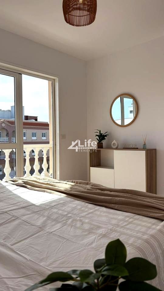 2 bedroom Flat for sale in Los Abrigos - € 239,000 (Ref: 9860988)