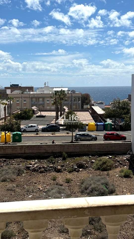 2 bedroom Flat for sale in Los Abrigos - € 239,000 (Ref: 9860988)