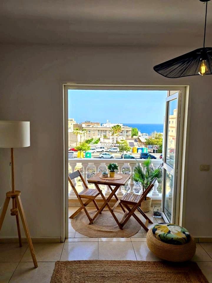 2 bedroom Flat for sale in Los Abrigos - € 239,000 (Ref: 9860988)