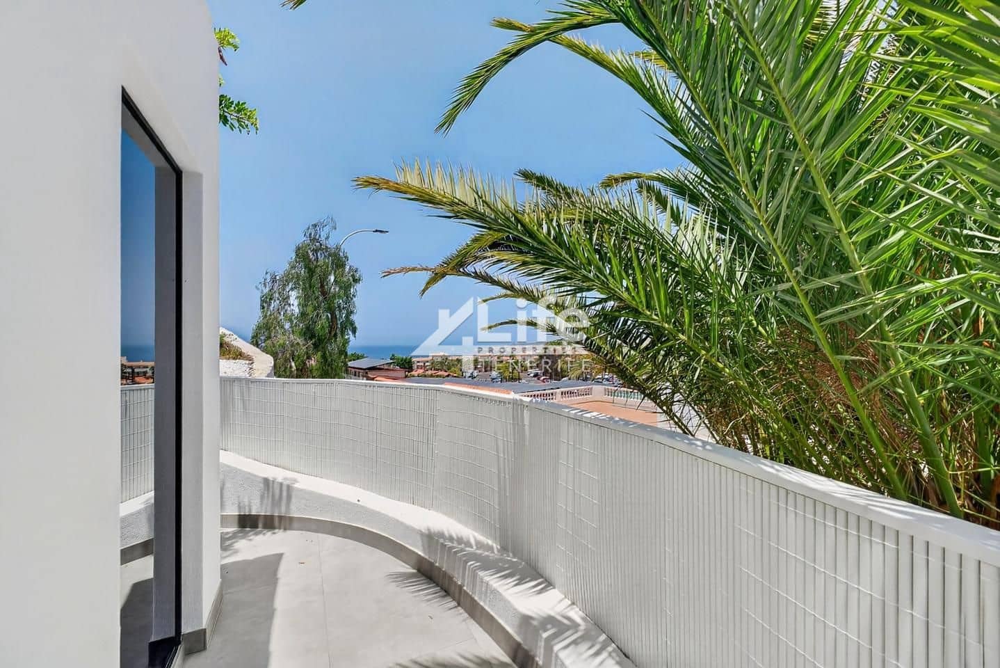 1 chambre Appartement à vendre à Costa Adeje avec piscine - 320 000 € (Ref: 9861249)