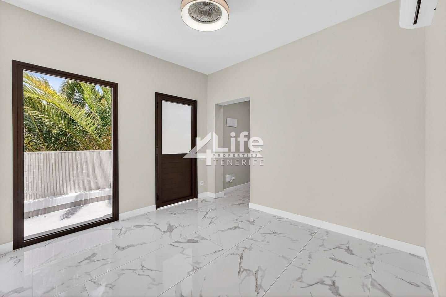 1 chambre Appartement à vendre à Costa Adeje avec piscine - 320 000 € (Ref: 9861249)
