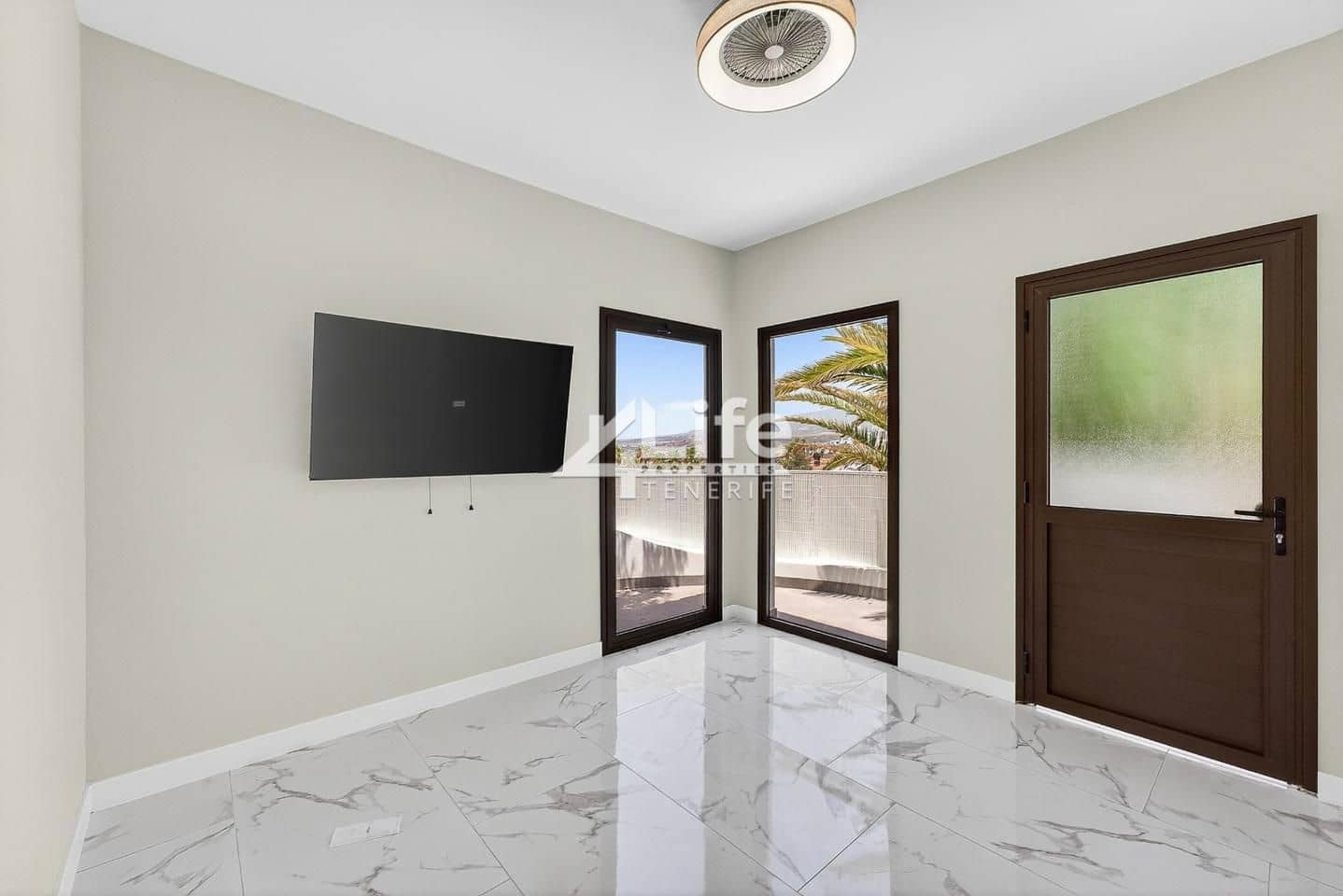 1 chambre Appartement à vendre à Costa Adeje avec piscine - 320 000 € (Ref: 9861249)